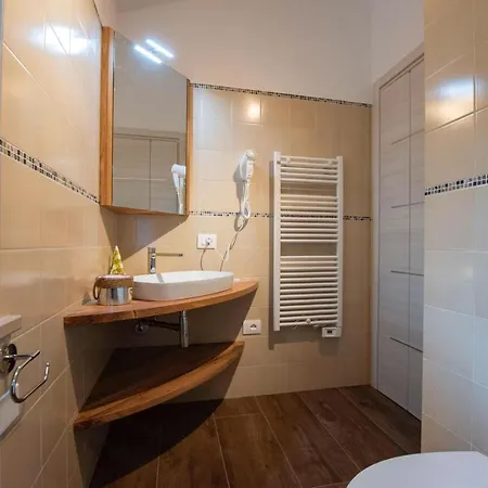 Madonna Carradori Country 3* Offagna