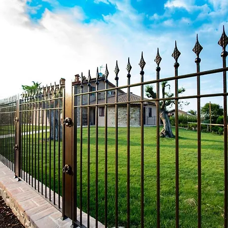 Madonna Carradori Country 3* Offagna