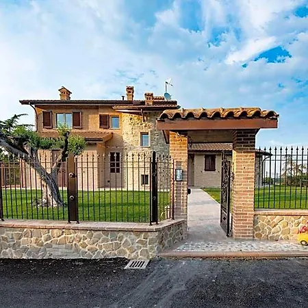 Madonna Carradori Country Bed & Breakfast 3*