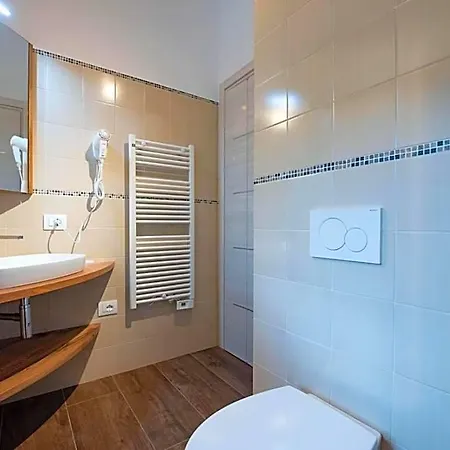 Madonna Carradori Country Bed & Breakfast Offagna