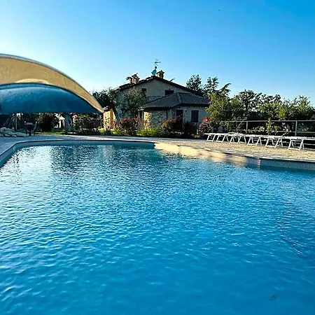 Madonna Carradori Country 3*