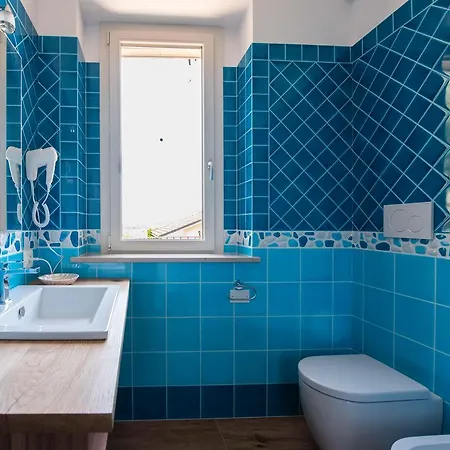 Madonna Carradori Country