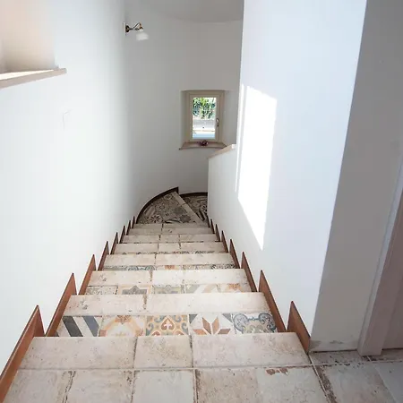 Madonna Carradori Country