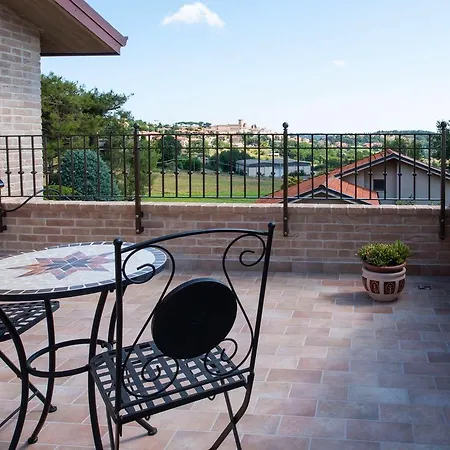 Madonna Carradori Country Bed & Breakfast *