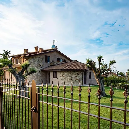 Madonna Carradori Country 3*